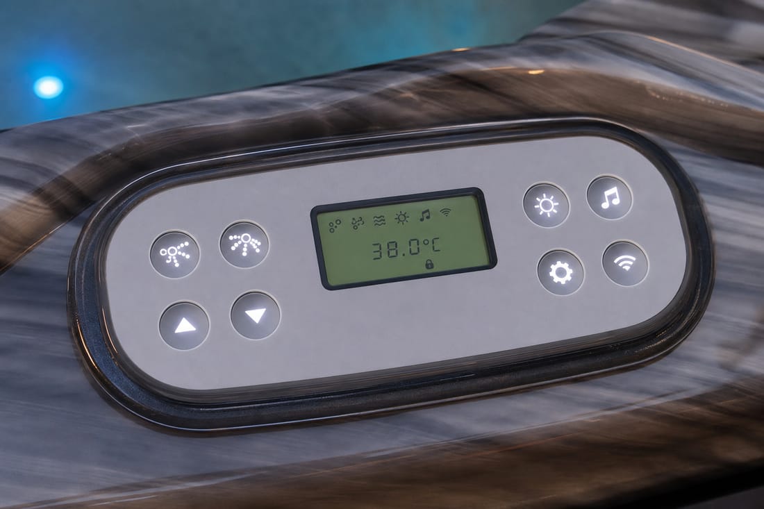 Beispiel: Bedienpanel eines Jacuzzis bei der Entstörung